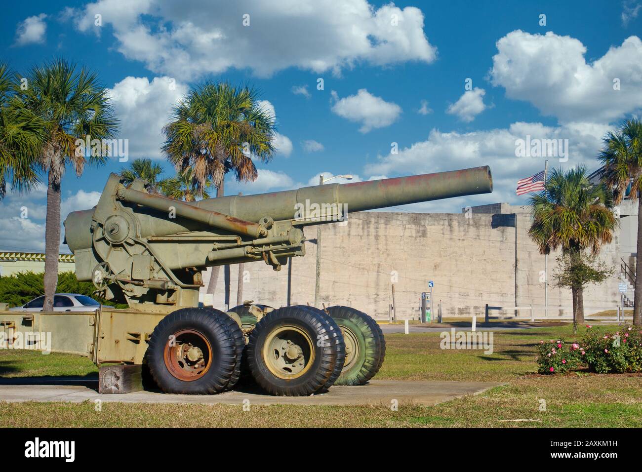 Old Howitzer im Tropical Fort Stockfoto