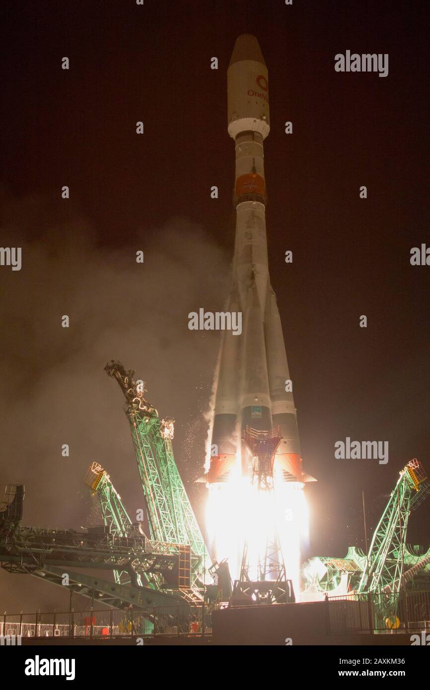 Baikonur COSMODROM - 7. Februar 2020 - Das Startfahrzeug Sojus-2.1b zusammen mit den OneWeb Kommunikationssatelliten wurde erfolgreich von gestartet Stockfoto