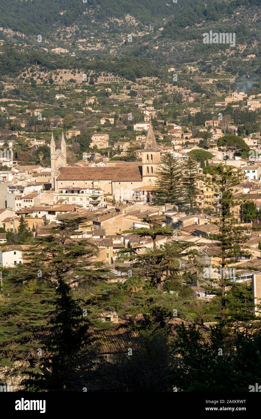 Die Stadt S-ller im Nordwesten der Insel, in der Nähe von Alconˆsser, Serra de Tramuntana, Mallorca, Spanien, Stockfoto