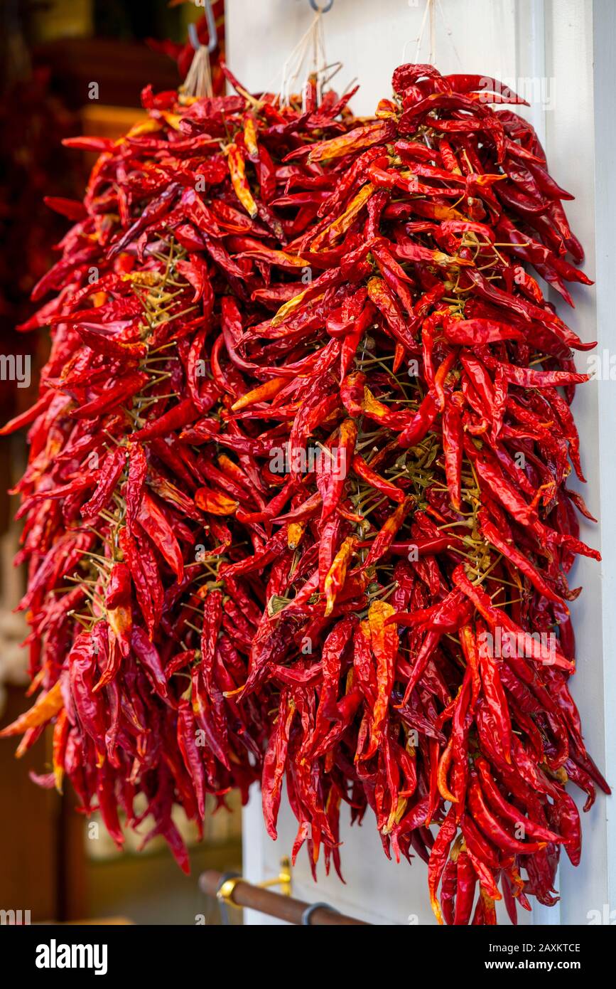 Getrocknete Chilischoten in der Altstadt von Palma de Mallorca, Mallorca, Spanien, Stockfoto