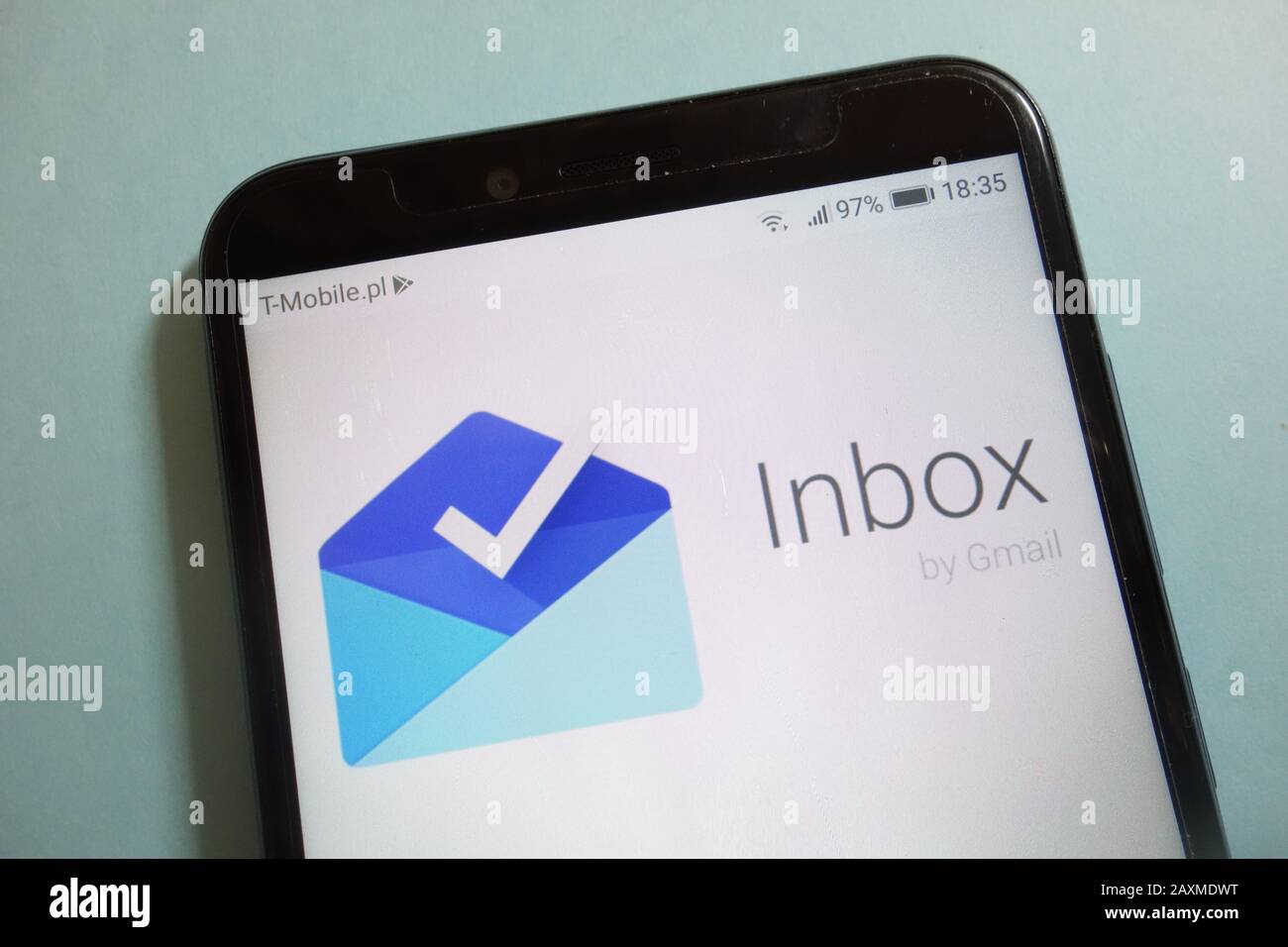 Posteingang mit Gmail-Logo auf dem Smartphone Stockfoto Posteingang mit Gmail-Logo auf dem Smartphone Stockfoto