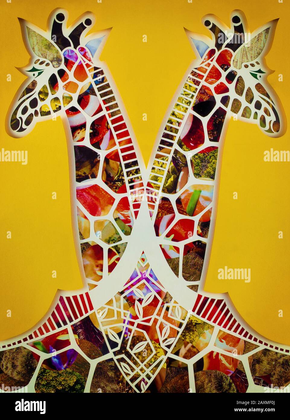 Papier-Collage aus zwei symmetrischen Giraffen Stockfoto