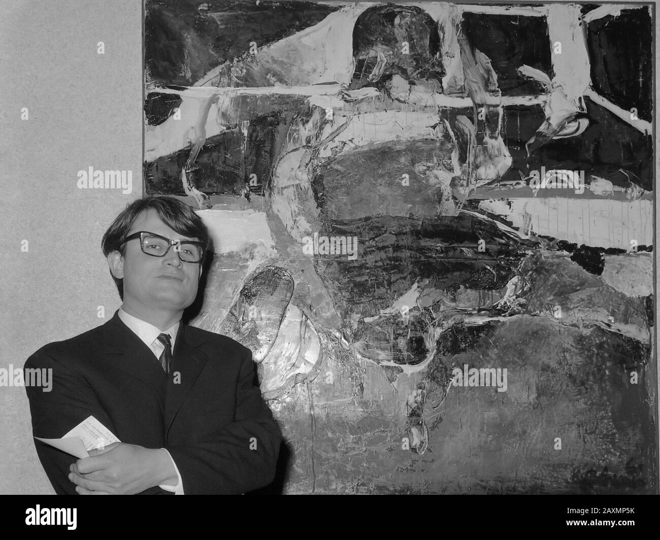 Wedgwoodprijs 1966 voor Kees van Bohemen, hier voor zijn schilderstuk in Fodor Museum, 14 januari 1966 Stockfoto
