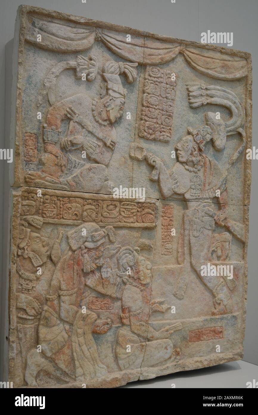 Präsentation von Gefangenen an einen Herrscher Maya-Kultur aus Yaxchilan Stockfoto