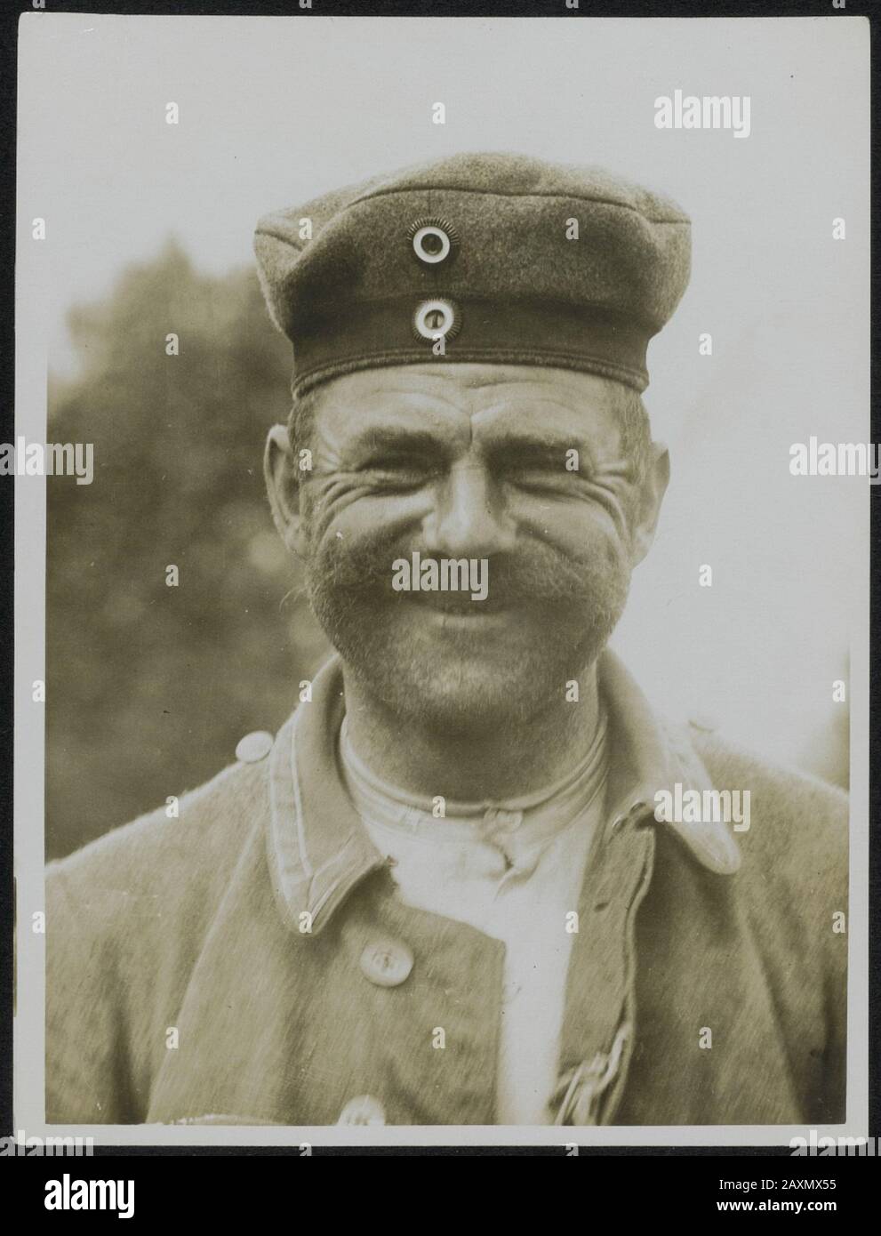 National Archive Collection War. (158-0233) Typ oder deutscher Gefangener bei dem neuen Vorstoß gefangen genommen. Die Westfront. Ein typischer deutscher POW Stockfoto