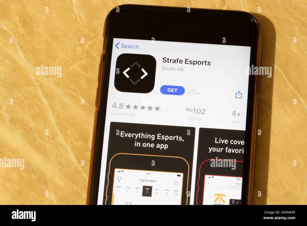 Los Angeles, Kalifornien, USA - 12. Februar 2020: Strafe Esports App Store Seite nah oben , Illustrative Editorial Stockfoto