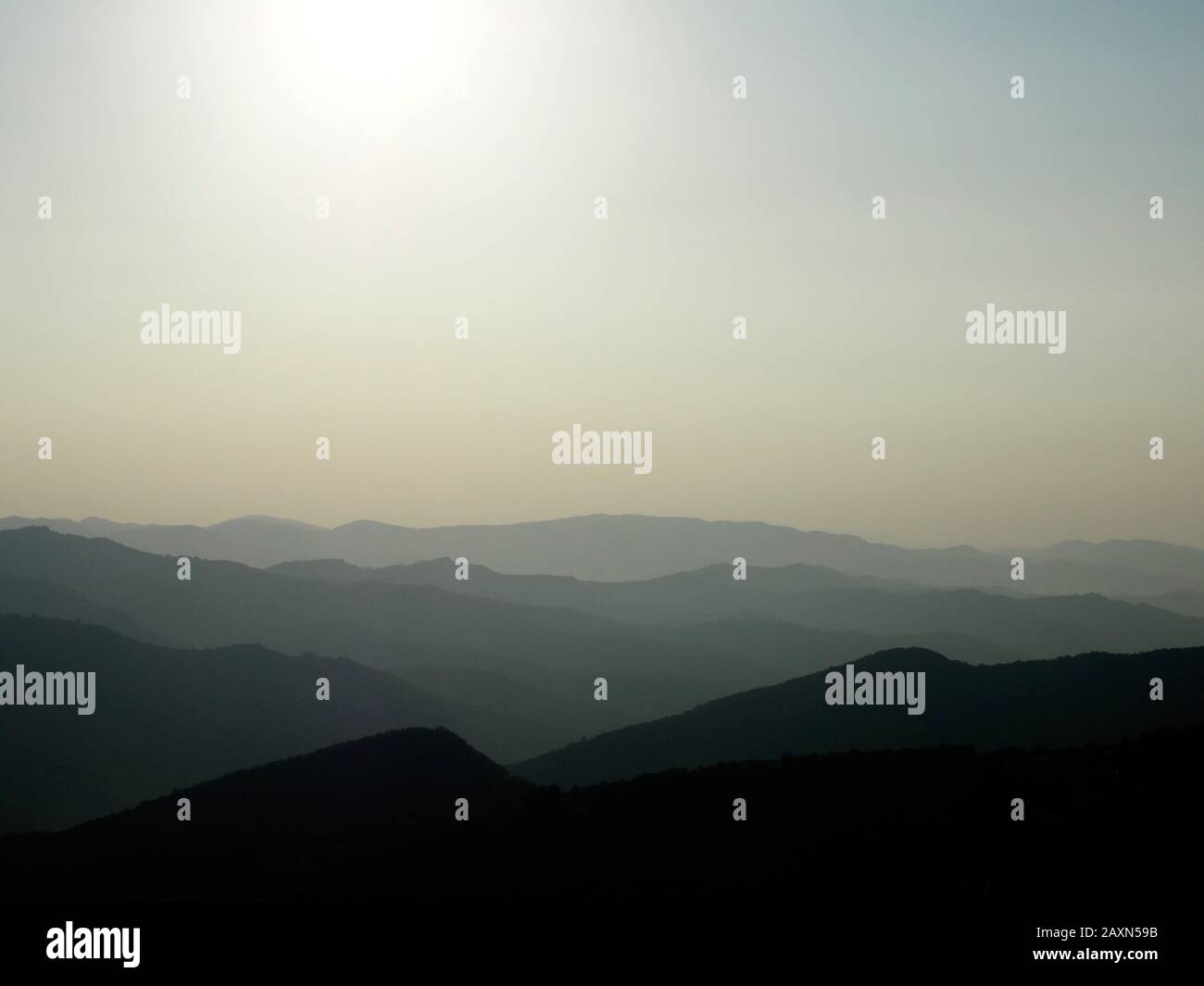 Schöne, spektakuläre Berglandschaft im Nationalpark Cevennen, Departements Lozère und Gard, massives Mittelsüdfrankreich Stockfoto