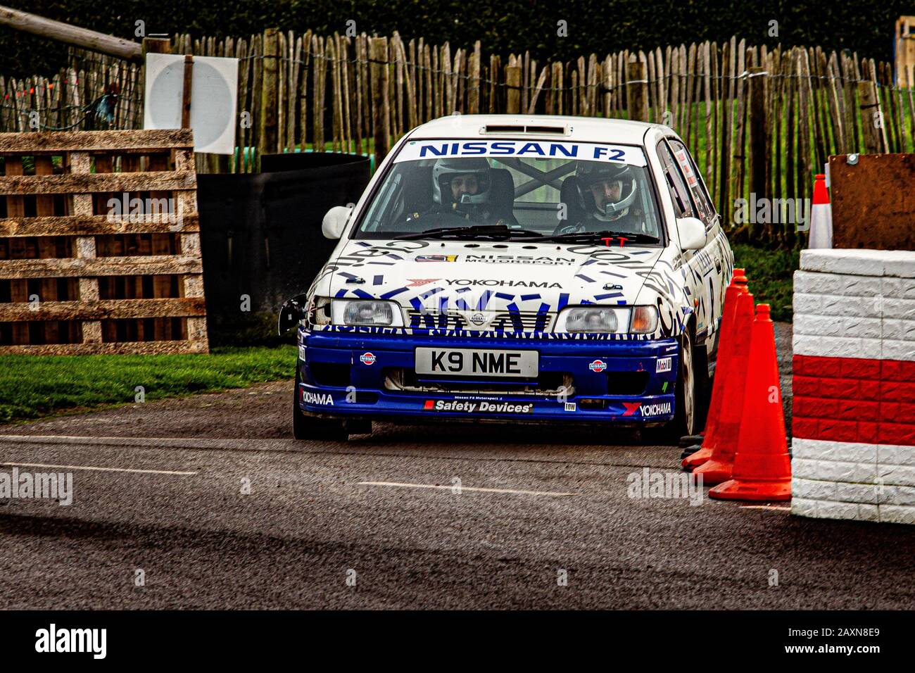 Nissan Sunny F2 Rallye-Auto bei Goodwood Stockfoto