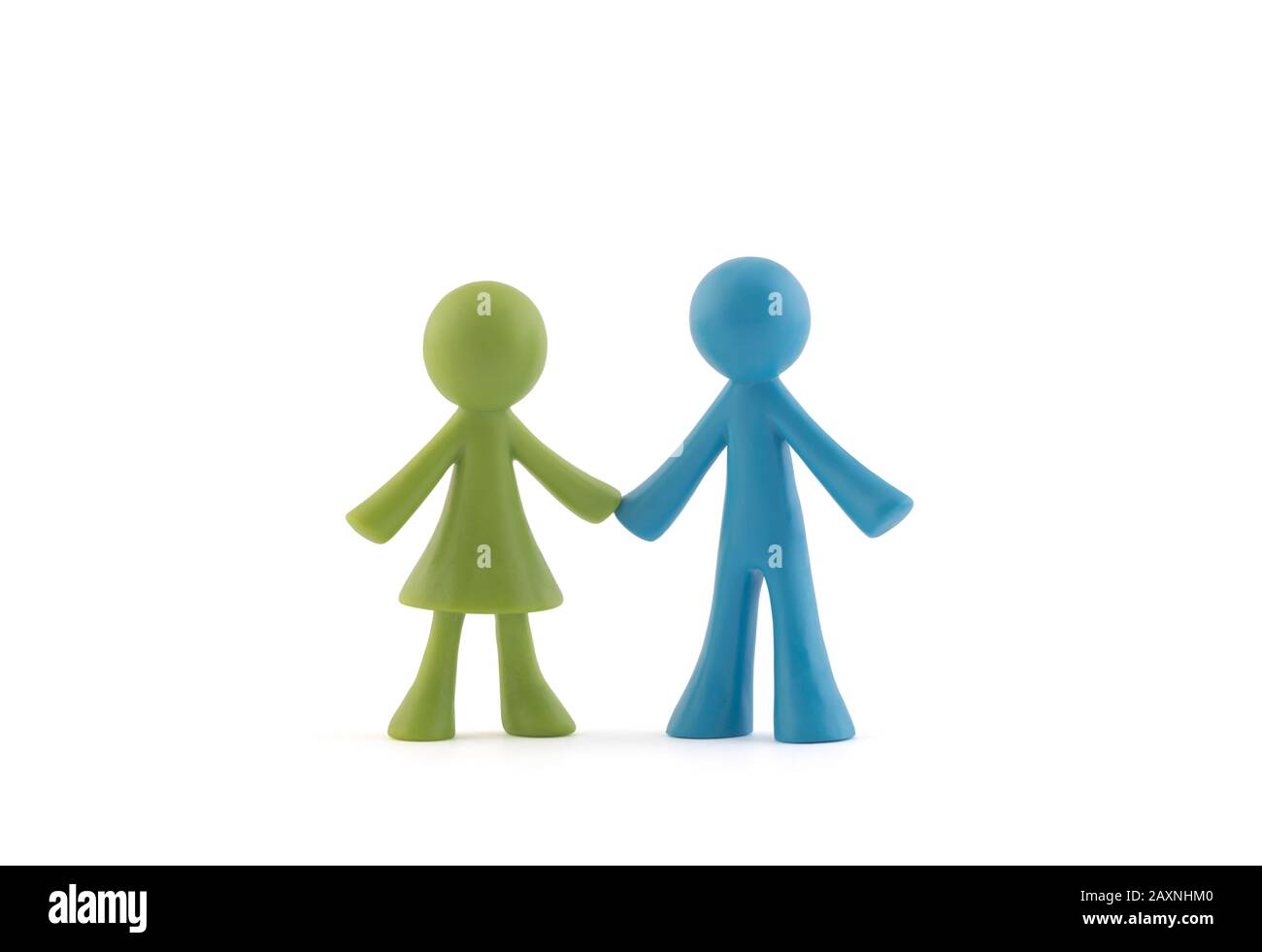 Zwei grüne und blaue Figuren auf weißem Hintergrund mit Beschneidungspfad Stockfoto