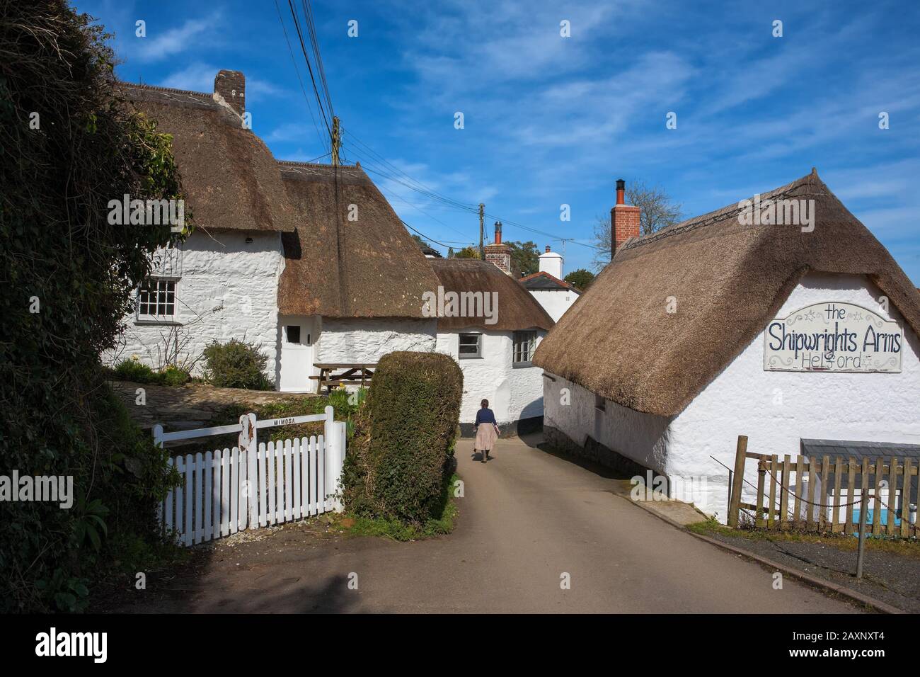 Die Waffen der Schiffer in dem hübschen kleinen Dorf Helford, Cornwall, England, Großbritannien. MODELL VERÖFFENTLICHT Stockfoto