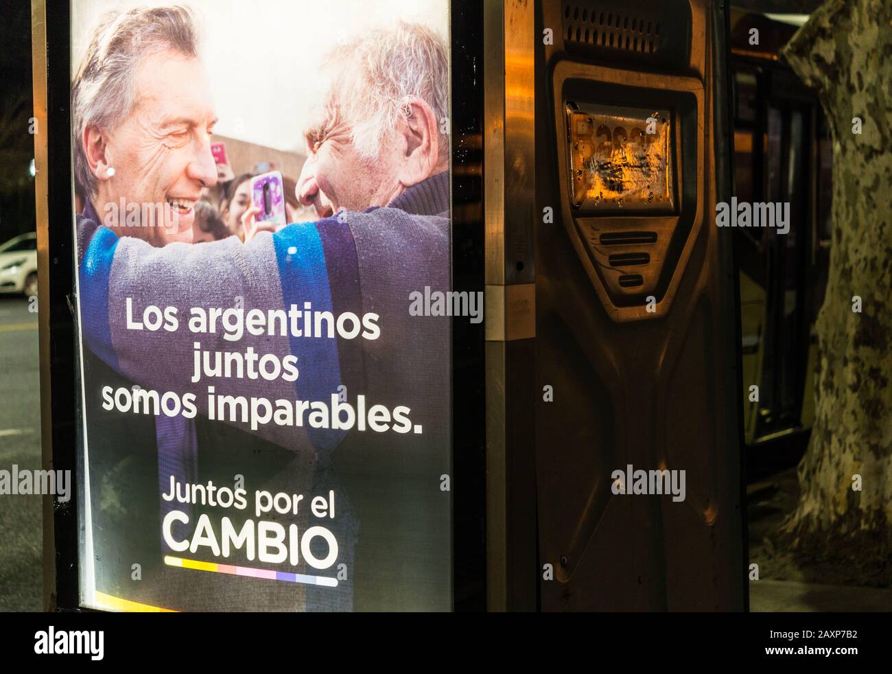 Buenos Aires, Argentinien - 9. Juli 2019: Politische Werbung vor Wahlen Stockfoto