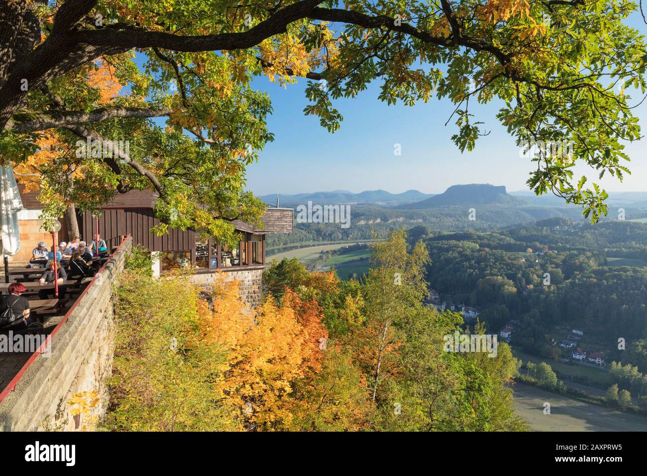 Panoramarestaurant an der Bastei, Elbsandsteingebirge, Nationalpark Sächsischen Schweiz, Sachsen, Deutschland Stockfoto
