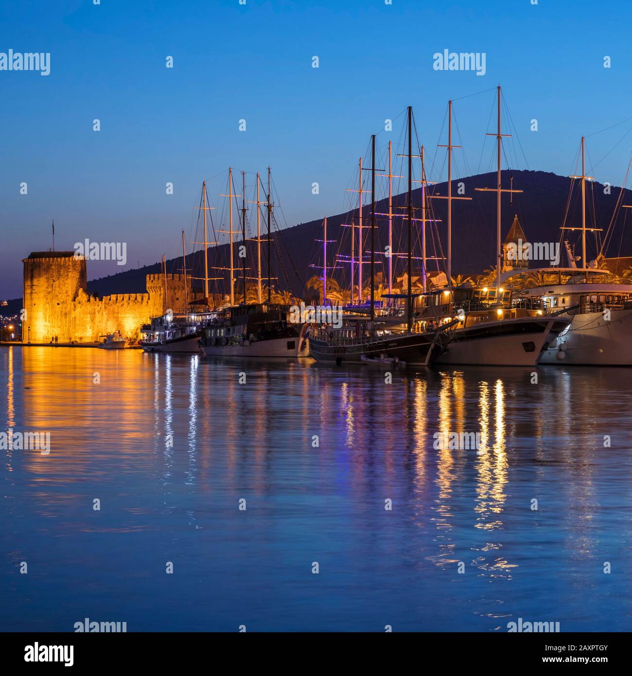Altstadt Stari Grad von Trogir, UNESCO-Weltkulturerbe, Dalmatien, Kroatien Stockfoto