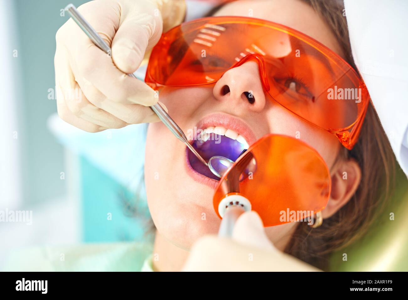 Zahnärzte In Der Nähe Jetzt Geöffnet Zahnarzt arzt -Fotos und -Bildmaterial in hoher Auflösung – Alamy