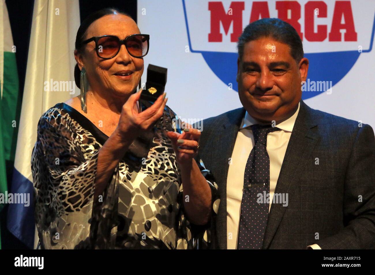 Februar 2020: 12. februar 2020 (Málaga) Teresa Beatriz Missiego Campos, im Volksmund bekannt als Betty Missiego (Lima, 16. Januar 1938) Ist ein peruanischer Sänger, der gleichzeitig die spanische Staatsangehörigkeit besitzt, und der anlässlich des 20-jährigen Bestehens von Radio Marca in der Aula Edgar Neville von der DiputaciÃ³n de MÃ¡Laga seine künstlerische Laufbahn gewürdigt hat. Kredit: Lorenzo Carnero/ZUMA Wire/Alamy Live News Stockfoto
