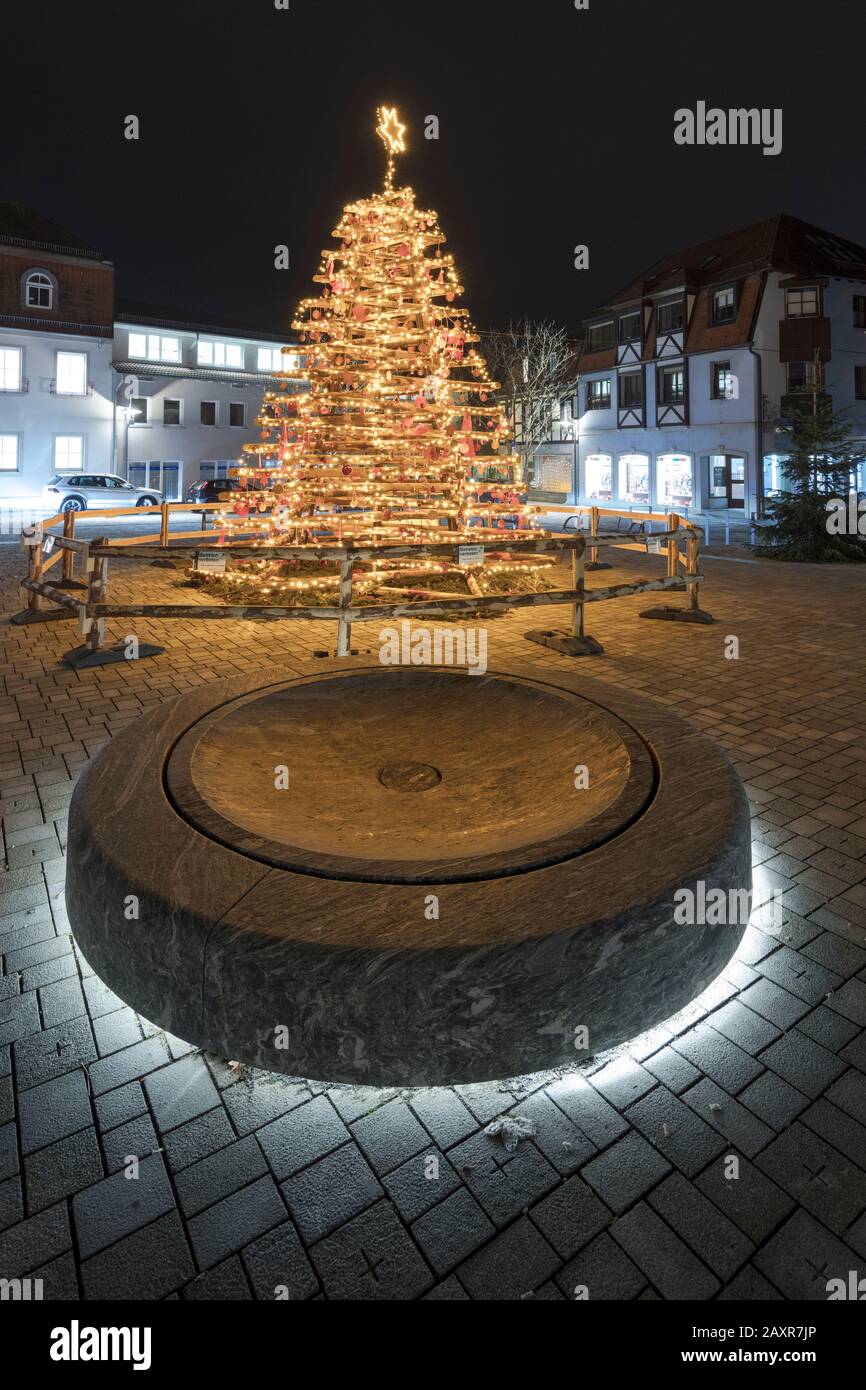 Viehmarkt, blaue Stunde, Weihnachtsbaum, Hammelburg, Fränkisches Saaletal, Bayern, Unterfranken, Deutschland, Stockfoto