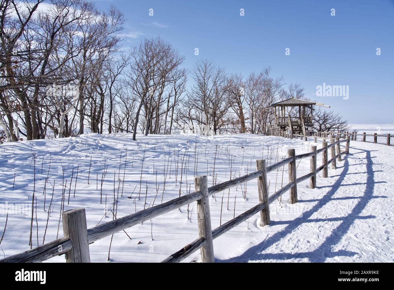 Aussichtsplattform der Furepe Falls im Winter, Shiretoko, Hokkaido, Japan Stockfoto