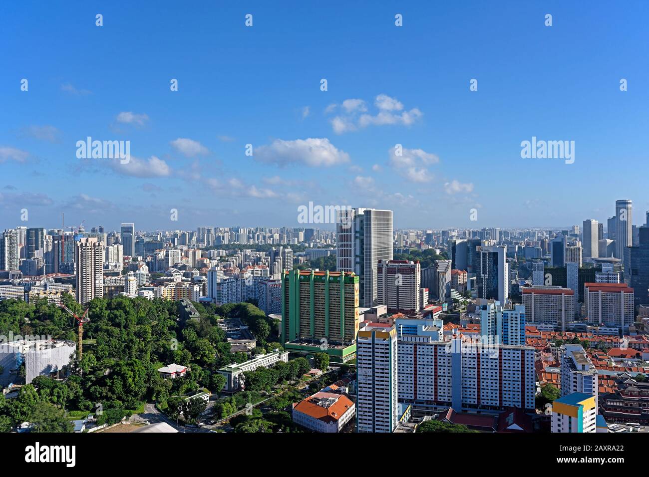 Singapur, singapur - 2020.01.24: Luftbild vom Pinnacle im duxton hdb Gebäude über singapore Island, chinatown und Innenstadt/Stadtzentrum Stockfoto