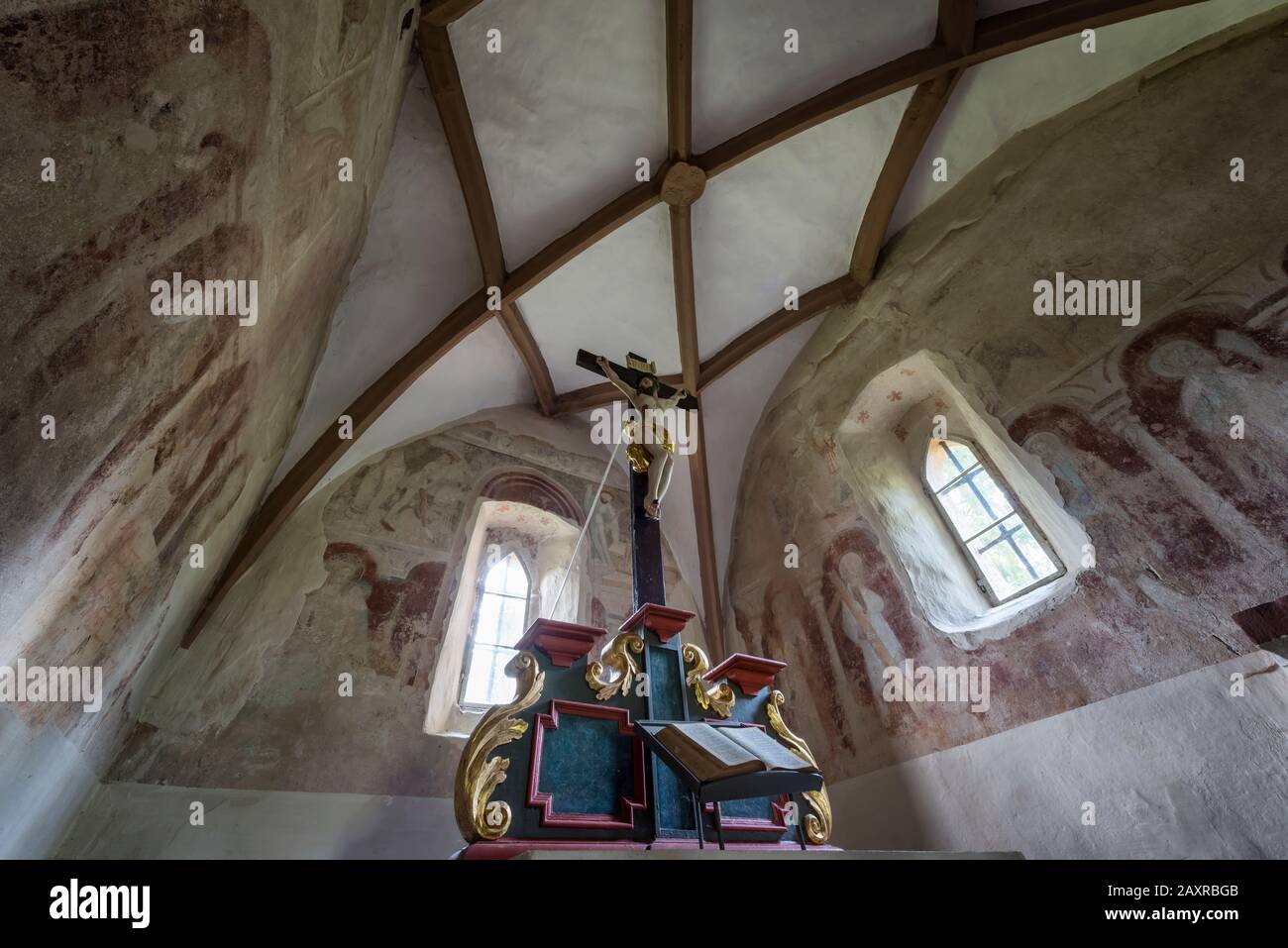 Bad König, Odenwald, Hessen, Deutschland. Inneneinrichtung der Friedhofskapelle karolingischer Herkunft mit dem spätgotischen Vorraum aus dem 9. Stockfoto