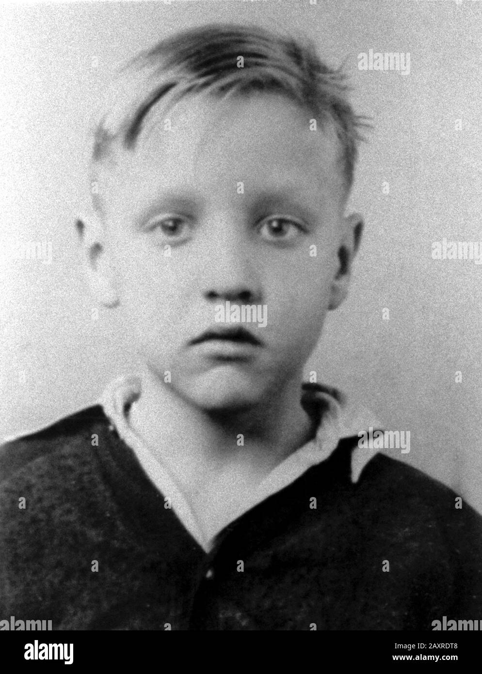 1945 Ca, Tupelo, USA: Der gefeiertste Rock'n Roll-Sänger ELVIS PRESLEY (* 1935; † 1977), als er ein kleiner Junge war. Unentzifizierter Fotograf. - MUSIK - MUSICA - ROCK - GESCHICHTE - FOTO STORICHE - als Kind - Kinder - Berühmtheiten Berühmtheit - celebrità personaggi famosi da bambini - Bambino - Kinder - infanzia - Kindheit -- ARCHIVIO GBB Stockfoto