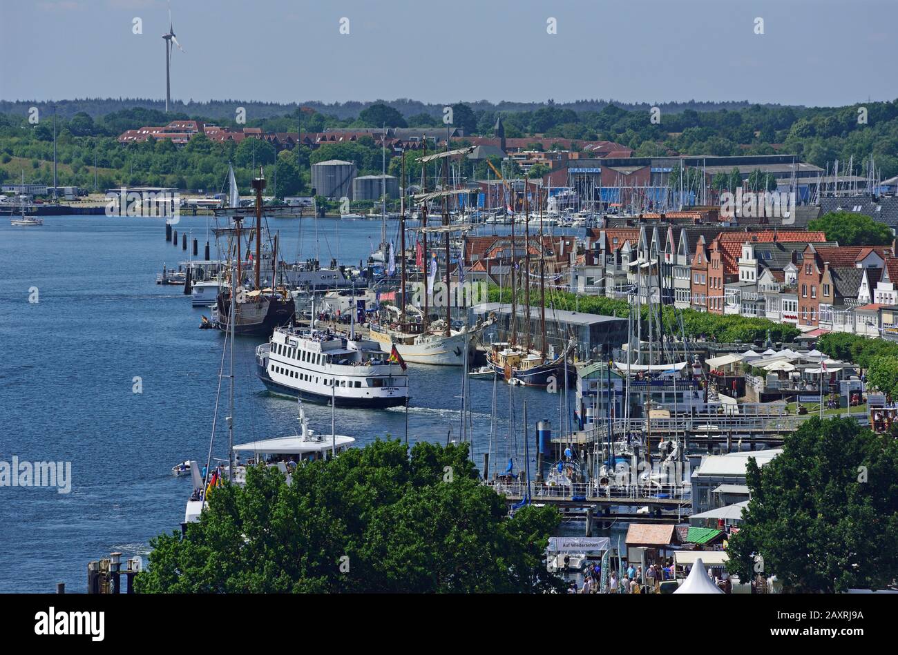 Europa, Deutschland, Schleswig-Holstein, Ostsee, Lübeck-Travemünde, Strand, Blick vom Leuchtturm auf Trave und Hafen, vordere Reihe, Stockfoto