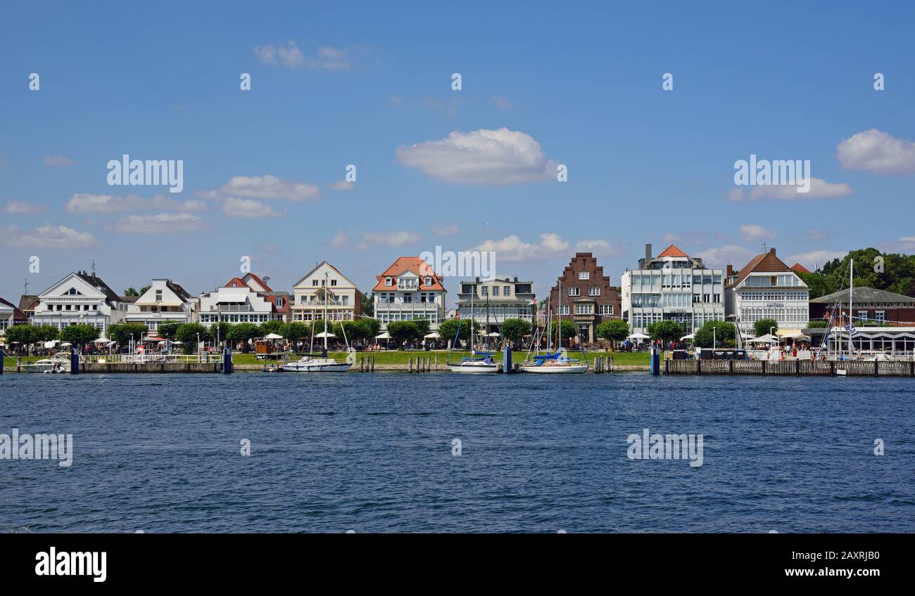 Europa, Deutschland, Schleswig-Holstein, Ostsee, Lübeck-Travemünde, Trave, Blick in die vordere Reihe Stockfoto