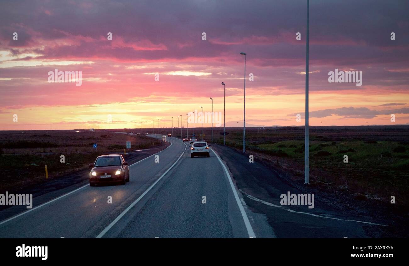 Sonnenuntergang, Straße, Island, Landschaft, Europa Stockfoto