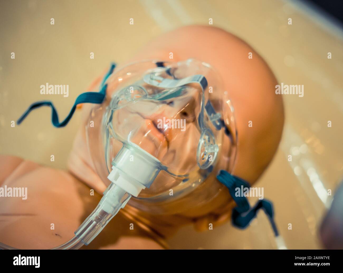 Dummy dummy Baby Kind Sauerstoffmaske close-up Stockfoto