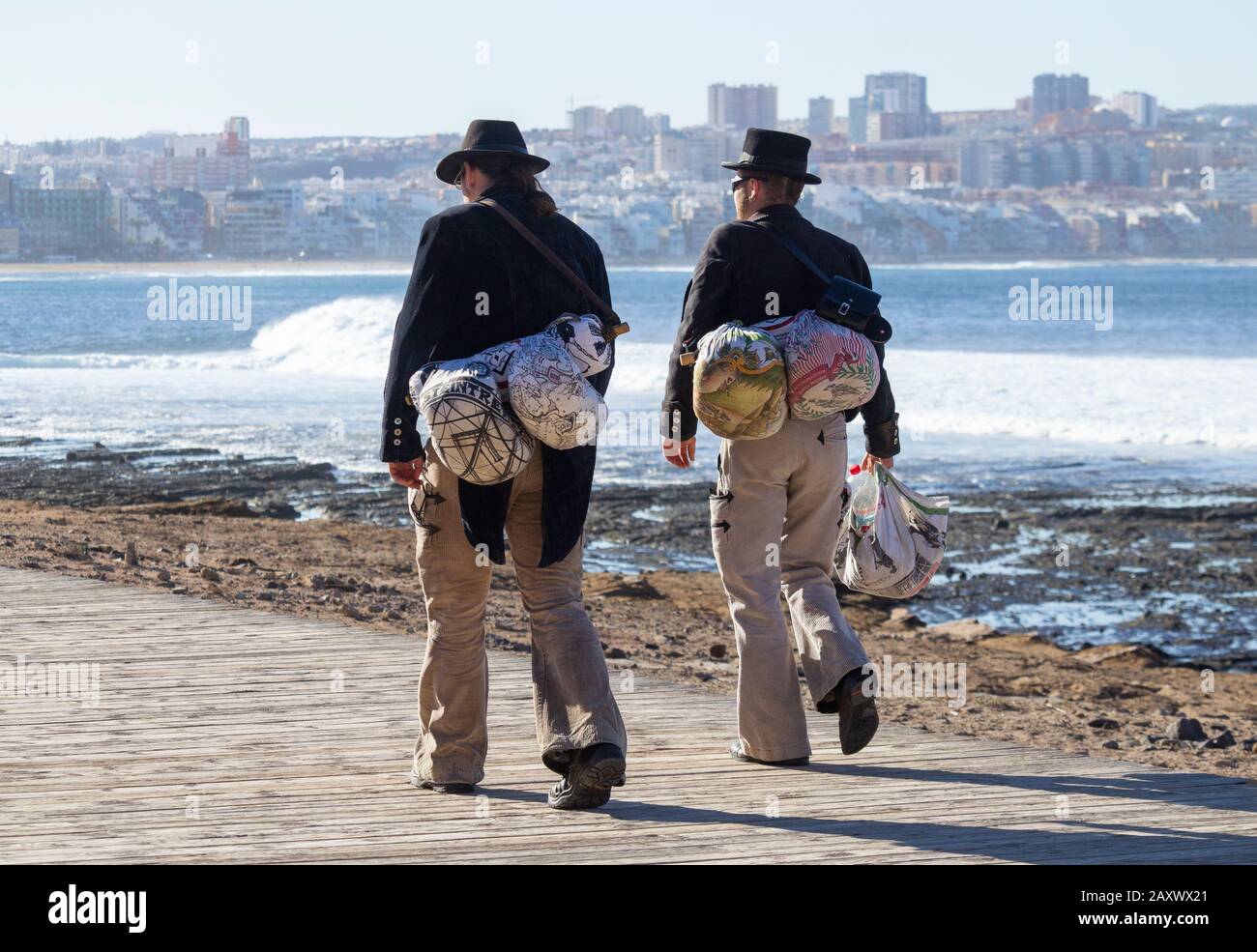 Meistermeister Stomemasons aus Deutschland in traditioneller Arbeitskleidung. Stockfoto