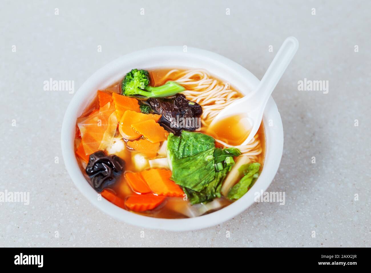 Miso-Suppe mit vedgetables und Shiitake Stockfoto