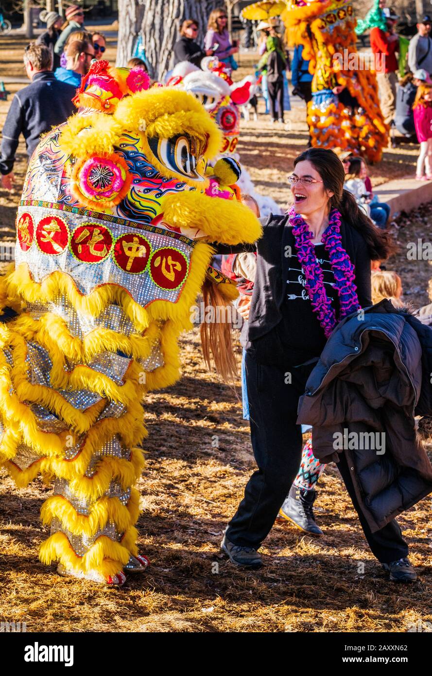 Asiatische Neujahrsferienperformance in Salida, Colorado, vom Colorado Asian Cultural Heritage Center of Denver, Colorado, USA Stockfoto