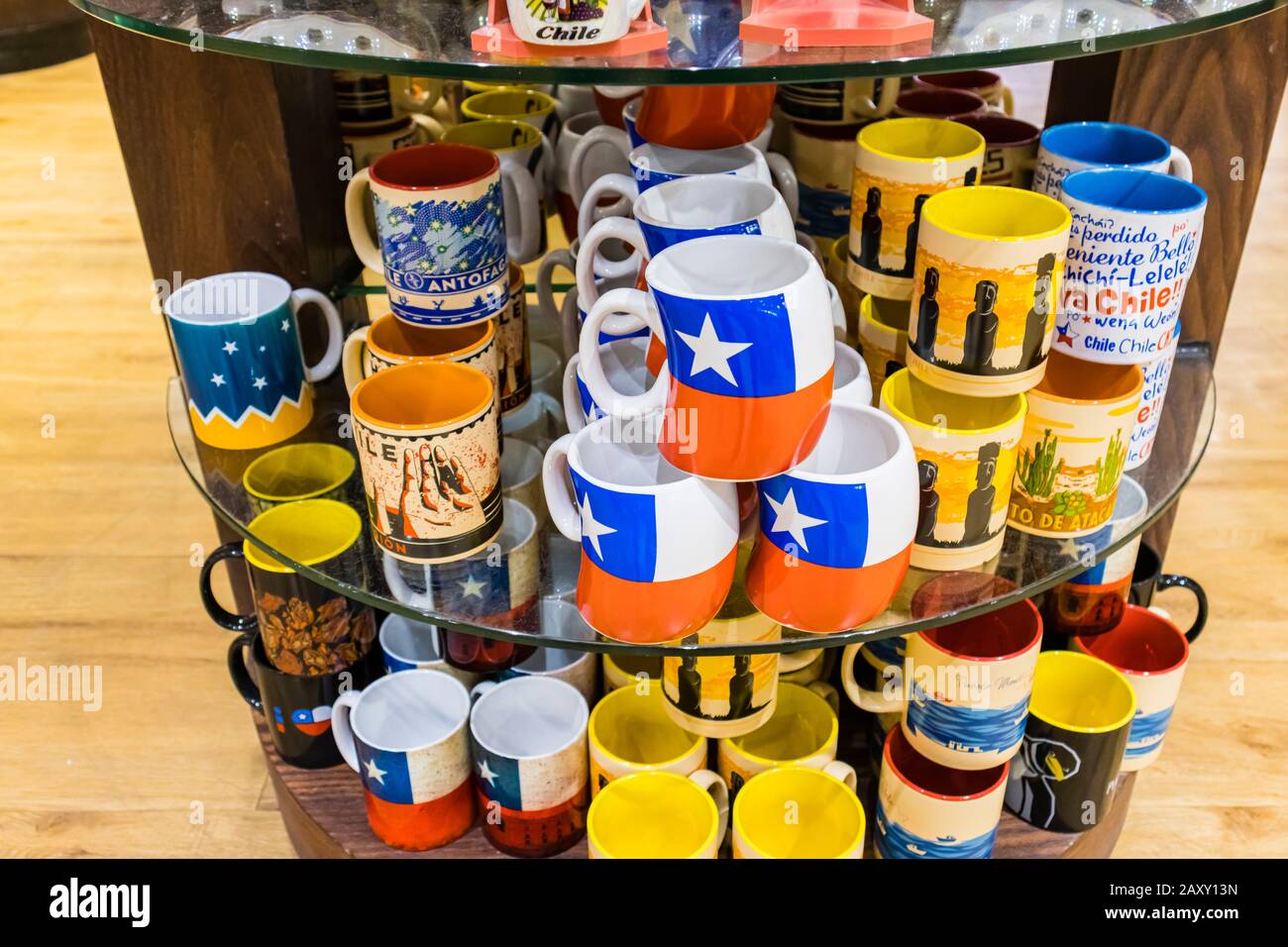 Souvenirs zum Verkauf in der Abflugslounge des Flughafens Santiago de Chile (internationaler Flughafen Arturo Merino Benítez) Santiago, Hauptstadt von Chile Stockfoto