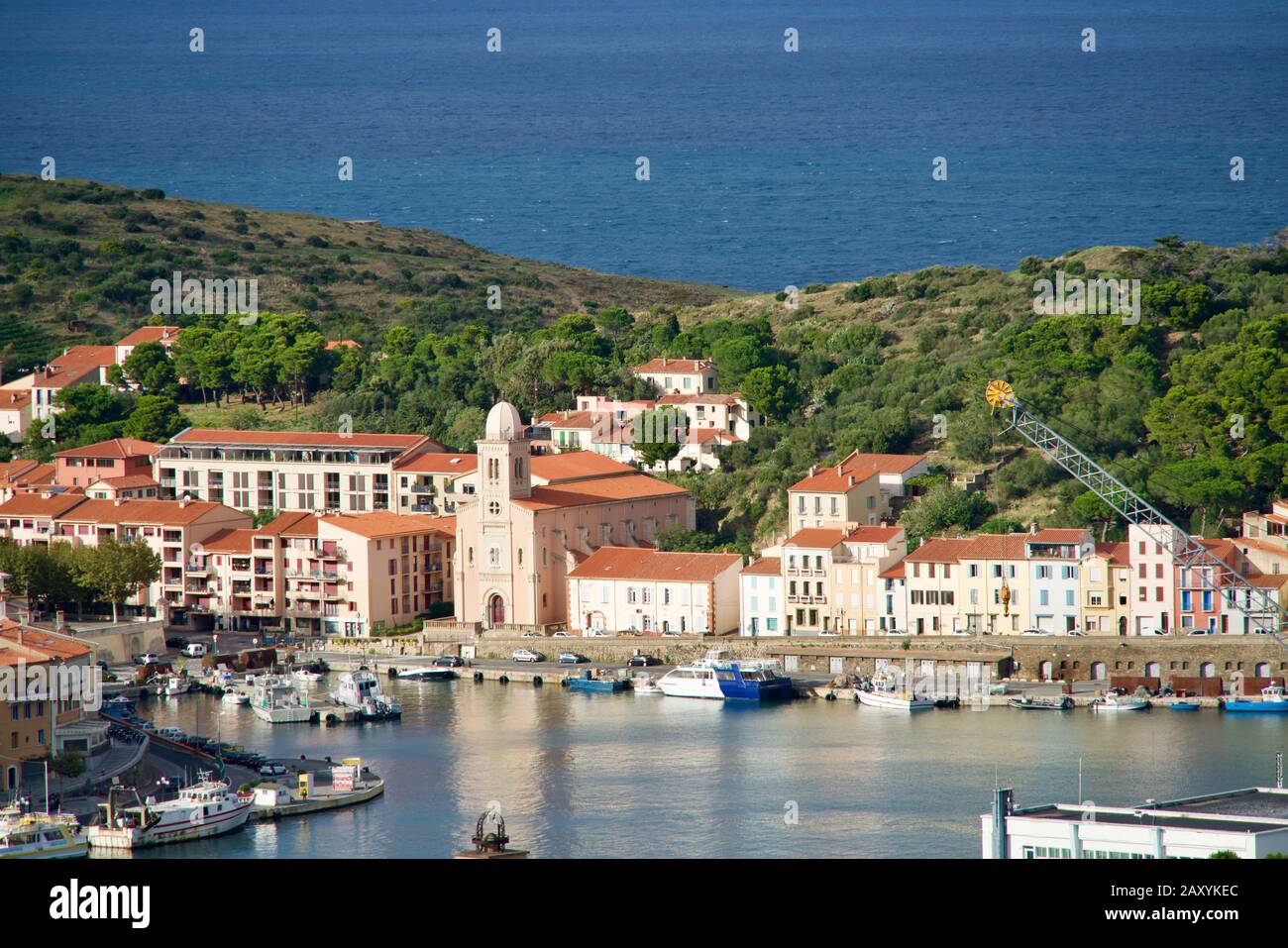 Hafen von Port Vendres, das Meer im Hintergrund Stockfoto