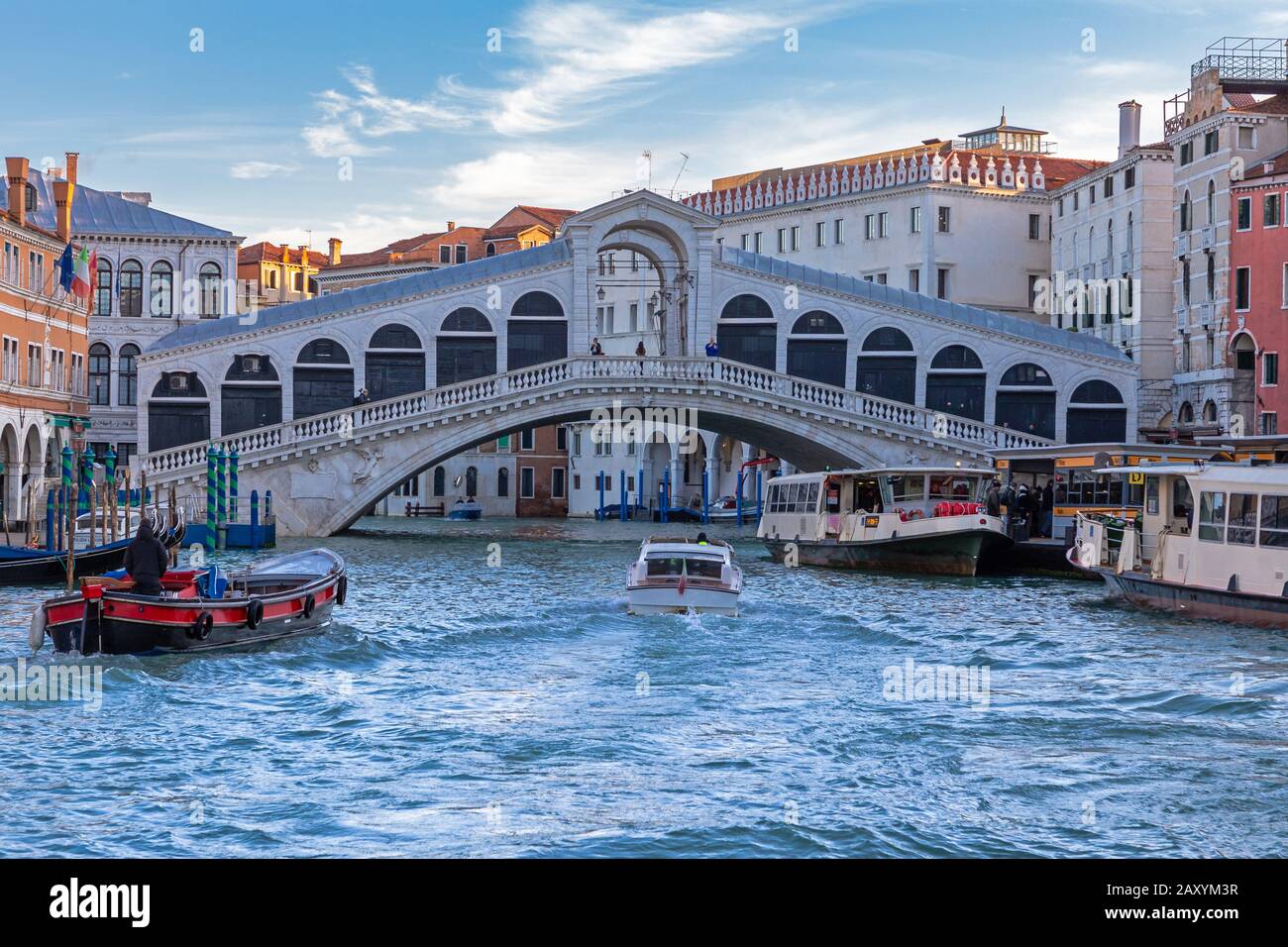 Rialtobrücke, Canale Grande, Venedig Stockfoto