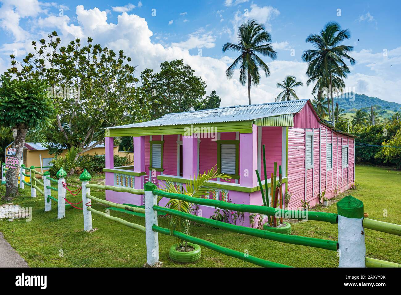 Typisches karibisches Haus, Dominikanische Republik. Stockfoto