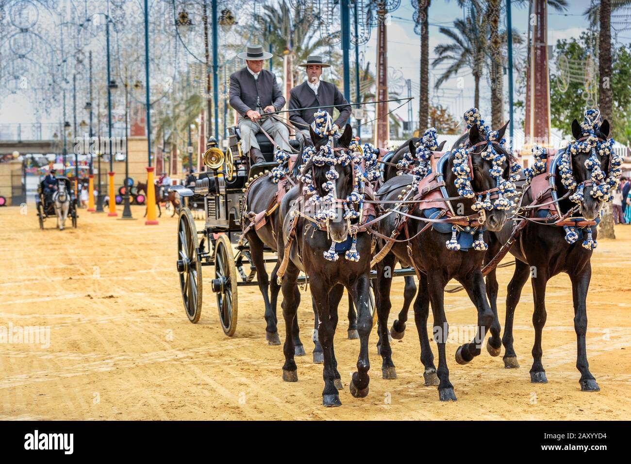 Traditionelle, dekorierte Pferdekutschen, Pferdemesse Jerez (Feria de Caballo), Jerez de la Frontera, Provinz Cádiz, Andalusien, Spanien Stockfoto