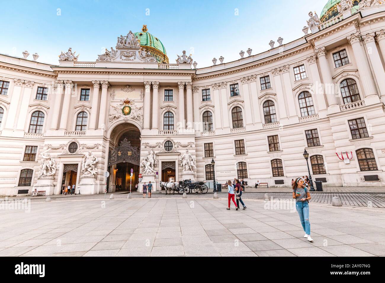 19. Juli 2019, Wien, Österreich: Blick auf die berühmten Hofburg am Michaelerplatz Stockfoto