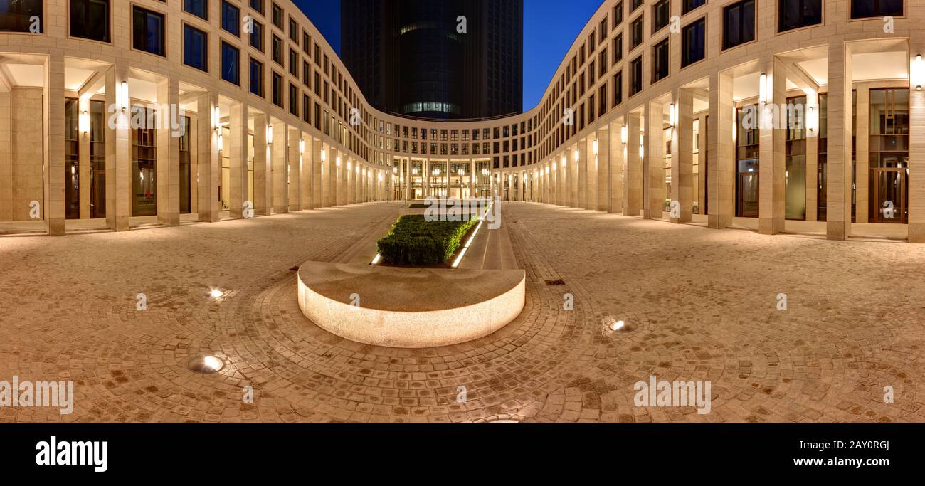 Vorplatz von Turm 185 Frankfurt Stockfoto