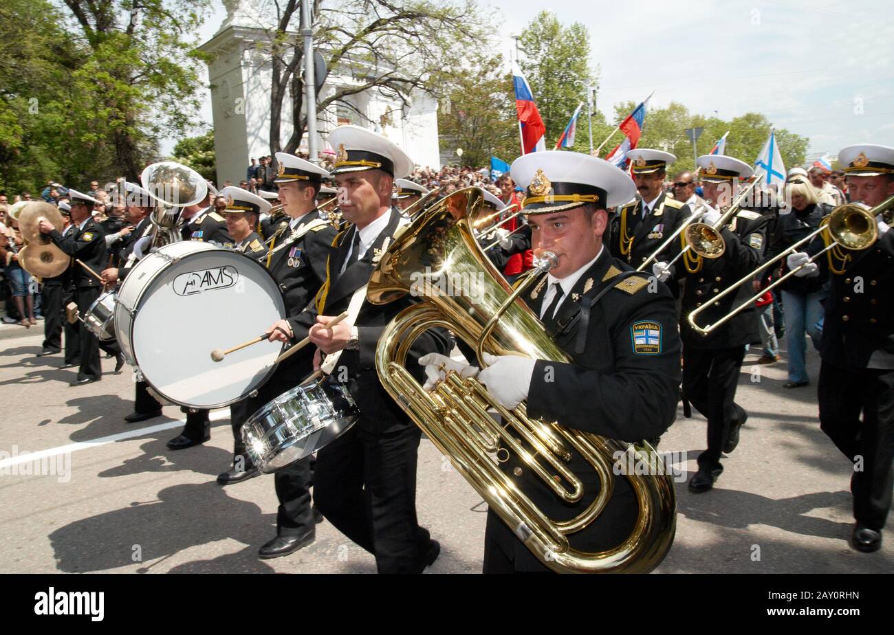 Sewastopol, UKRAINE - 9. MAI: Marinemusiker bei der russischen Parade 9. Mai 2008 in Sewastopol, Ukraine. Stockfoto