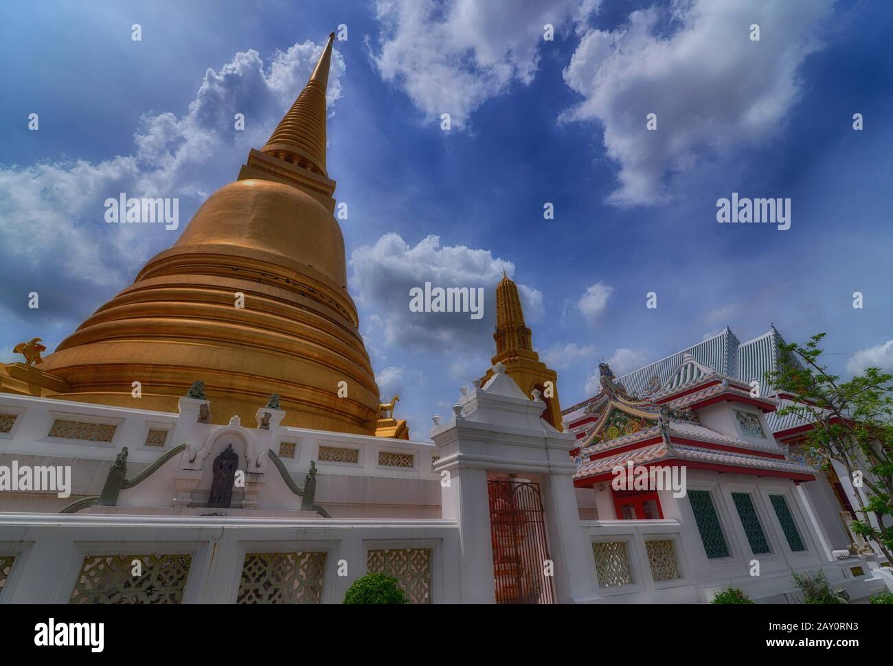 Goldene Pagode, Wat Bowonniwet Vihara Tempel, Bangkok, Thailand Stockfoto
