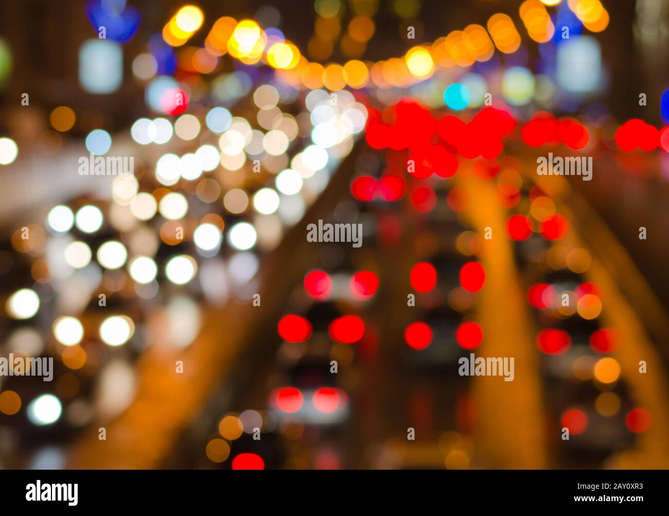 Stark entschärfte Nachtfahrszene Stockfoto