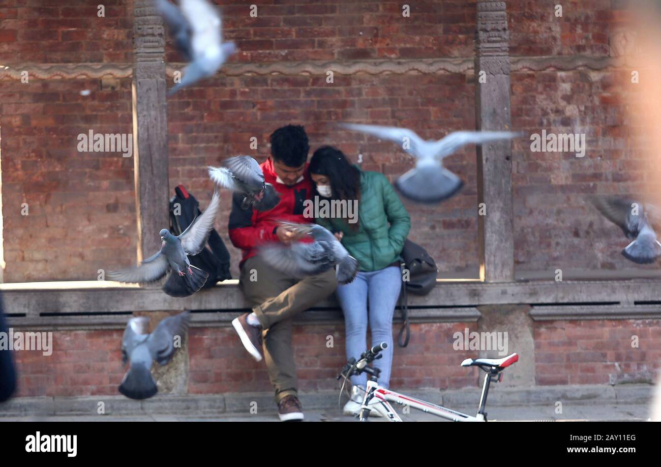 (200214) -- KATHMANDU, 14. Februar 2020 (Xinhua) -- Nepalesen genießen ihre Zeit bei der Feier des Valentinstages in Kathmandu, Nepal, 14. Februar 2020. (Xinhua/Sunil Sharma) Stockfoto