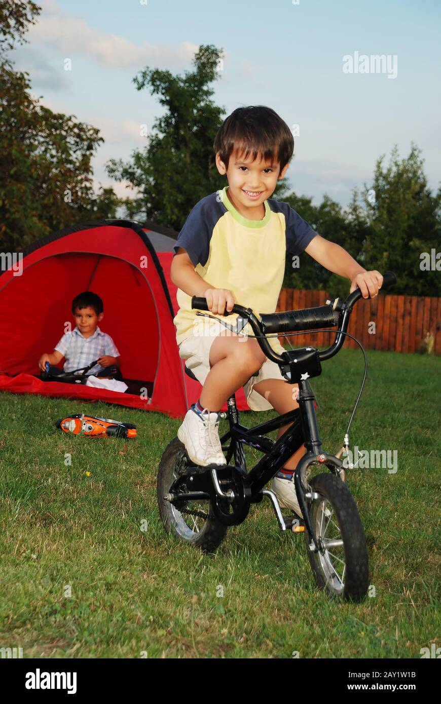 Schöner grüner Ort und Aktivitäten für Kinder Stockfoto
