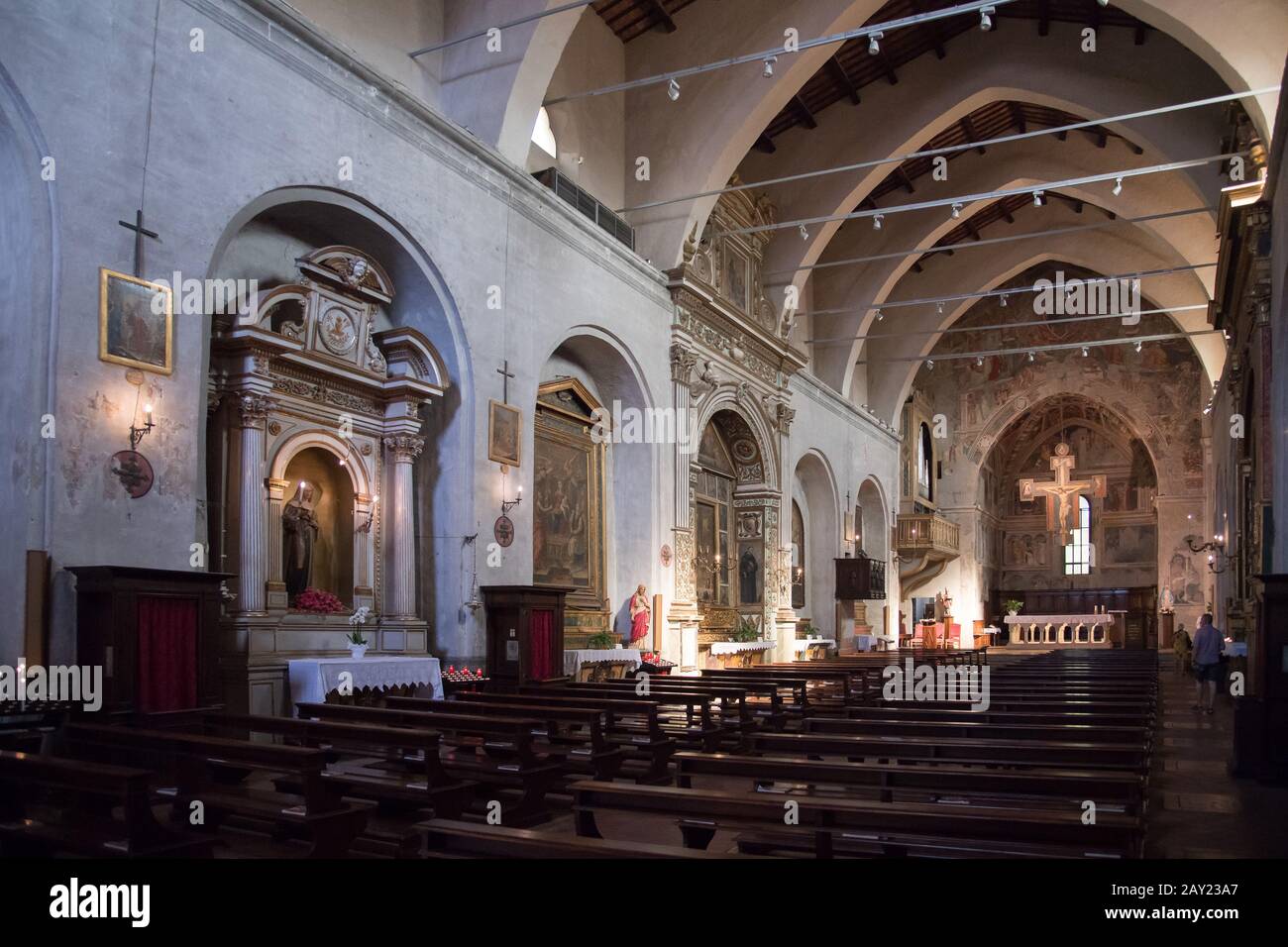 Die romantische Gotik Chiesa di Sant'Agostino (Kirche des Heiligen Augustinus) im historischen Zentrum von Gubbio, Umbrien, Italien. August 2019 © Wojciech Strozyk Stockfoto
