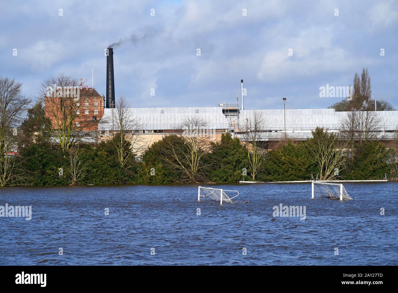 Fußball-Stellplätze unter Wasser, nachdem der Fluss Wharfe seine Ufer tadcaster united Kingdom platzen ließ Stockfoto