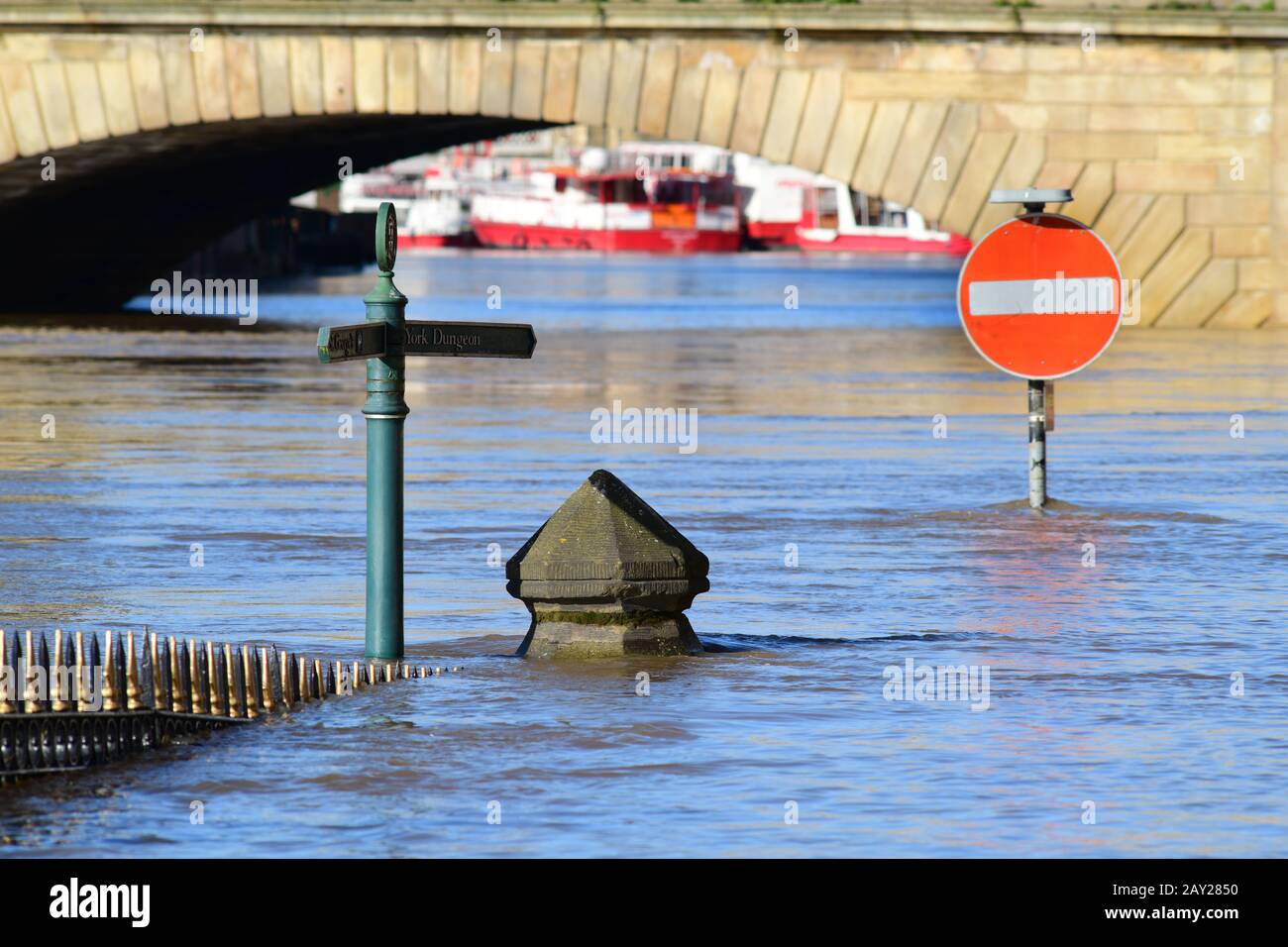 Überschwemmungen in york, nachdem die Flussuse ihre Ufer yorkshire UK platzen ließ Stockfoto