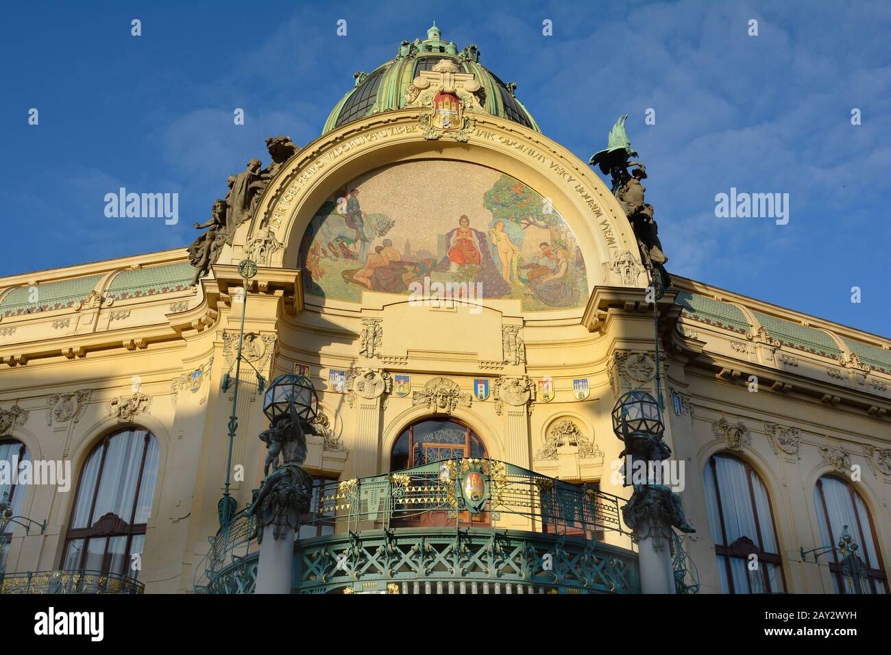 Prag, Tschechien - Fassade des Gemeindehauses alias Abecni Dum Stockfoto