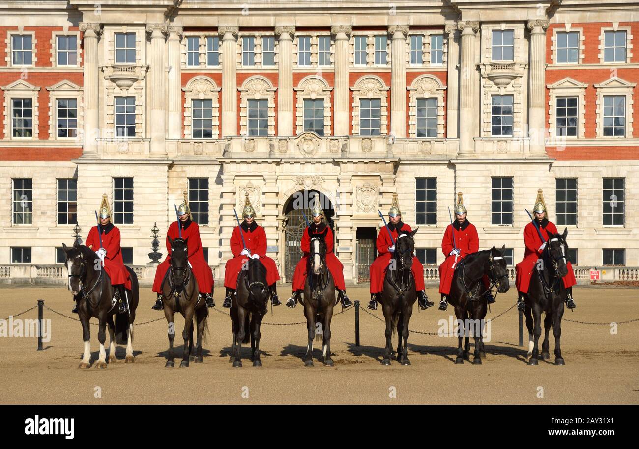 London, England, Großbritannien. 11:00 Uhr täglicher Wachwechsel in der Horse Guards Parade. Rettungsschwimmer (Haushaltskavallerie) Stockfoto