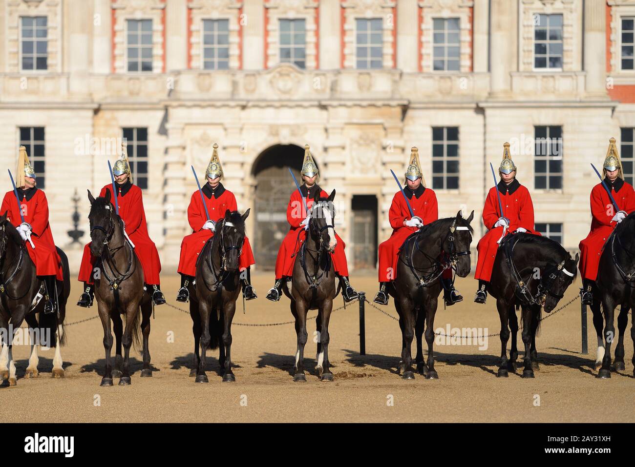 London, England, Großbritannien. 11:00 Uhr täglicher Wachwechsel in der Horse Guards Parade. Rettungsschwimmer (Haushaltskavallerie) Stockfoto