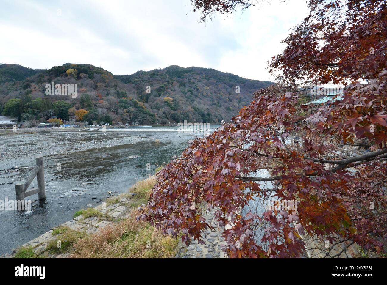 Blick von der Togetsukyo-Brücke in Arashiyama, Kyoto Stockfoto